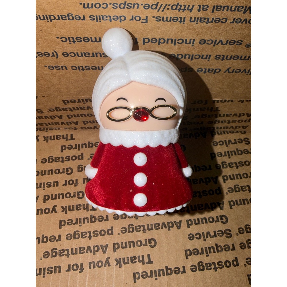 Bath and Body Works Wallflower Mrs Claus Holiday Flocked Rhinestone Plug-In